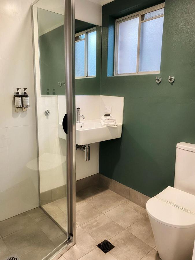 Bay House Motel Бато Бэй Экстерьер фото