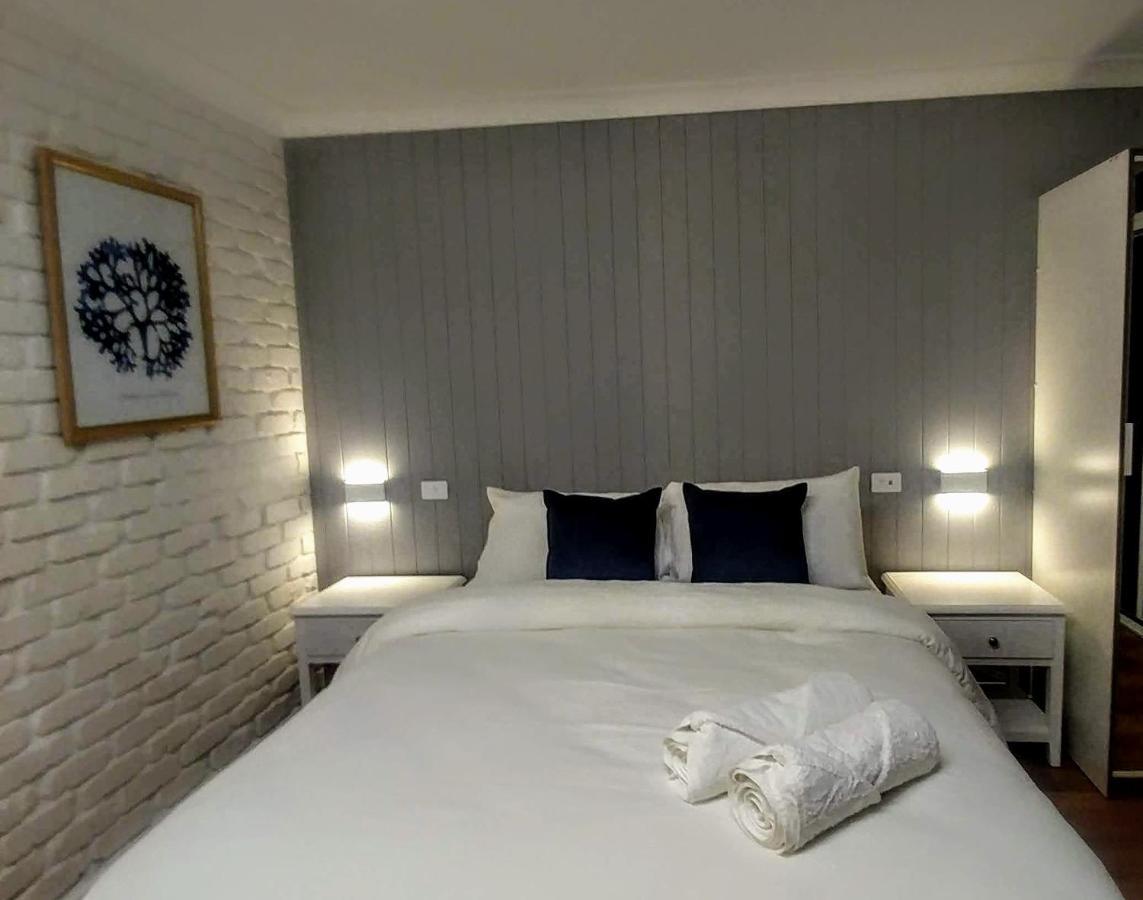Bay House Motel Бато Бэй Экстерьер фото