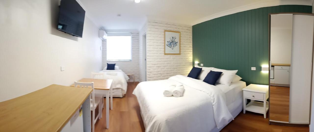 Bay House Motel Бато Бэй Экстерьер фото